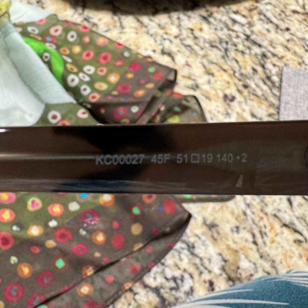 Kenneth Cole sunglasses - Picture 5 of 9